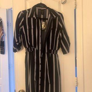Chic Black and White Striped Long Sleeve Dress